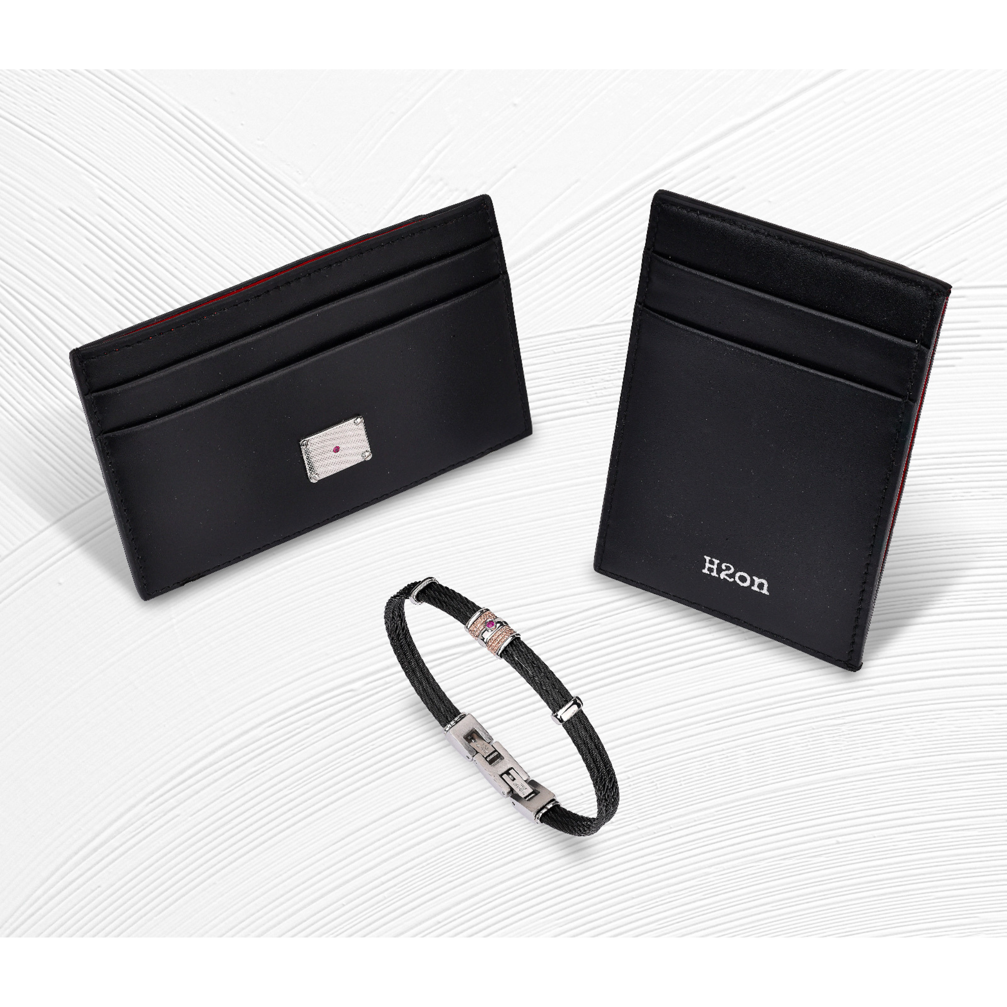 Portacarte in vera pelle nera con rubino naturale 0,027 ct